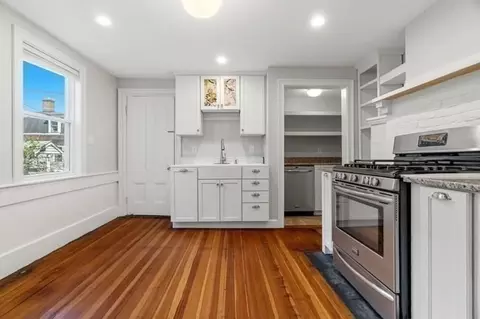 512 E Broadway, Boston, MA 02127 photo 29