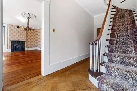 512 E Broadway, Boston, MA 02127 photo 3