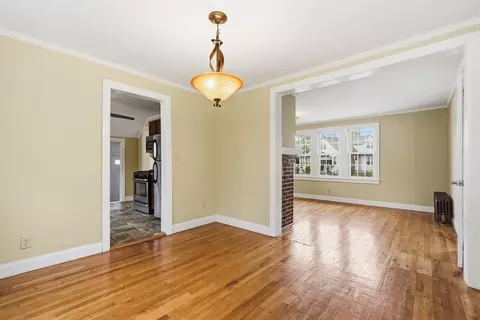 77 Dorset St, Springfield, MA 01108 photo 7