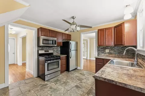 77 Dorset St, Springfield, MA 01108 photo 10