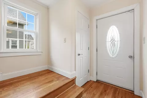 77 Dorset St, Springfield, MA 01108 photo 4