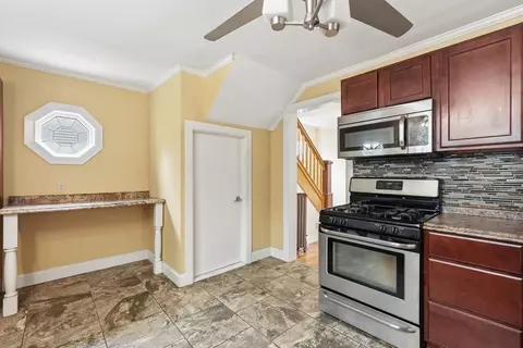 77 Dorset St, Springfield, MA 01108 photo 11