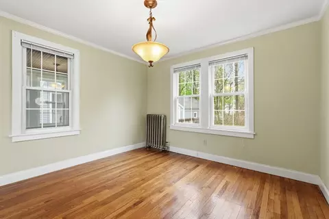 77 Dorset St, Springfield, MA 01108 photo 8