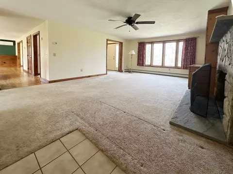 Living - 399 Central Tpke, Sutton, MA 01590 photo 1 of 7