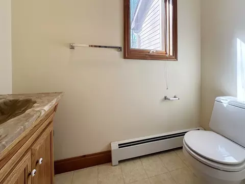 Bath - 399 Central Tpke, Sutton, MA 01590 photo 5 of 5