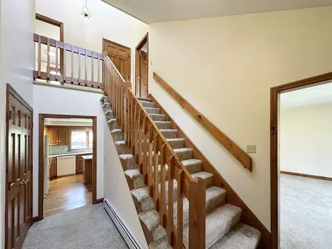 Entry Way - 399 Central Tpke, Sutton, MA 01590 photo 2 of 2