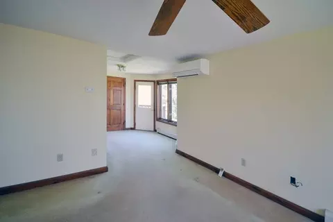 Living - 399 Central Tpke, Sutton, MA 01590 photo 6 of 7