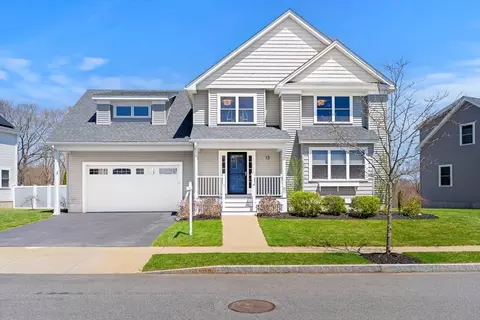 13 Woodlands Rd, Salem, MA 01970