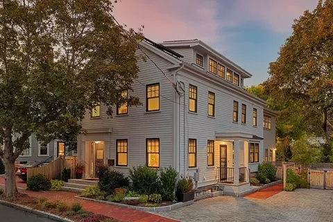 11 Purchase St, Newburyport, MA 01950