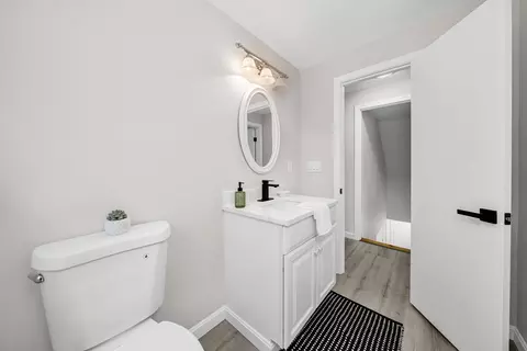Bath - 42 Lawsbrook Rd, Acton, MA 01720 photo 2 of 3