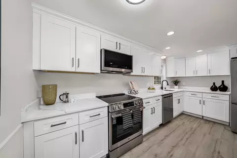 Kitchen - 42 Lawsbrook Rd, Acton, MA 01720 photo 2 of 5