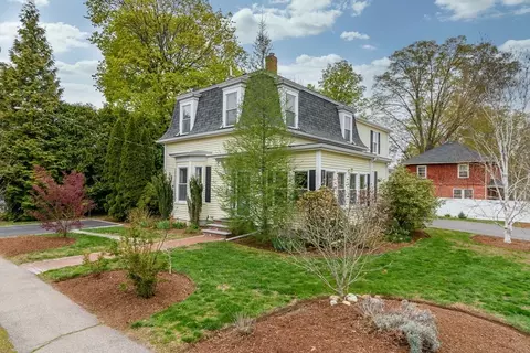 89 Pond St, Natick, MA 01760