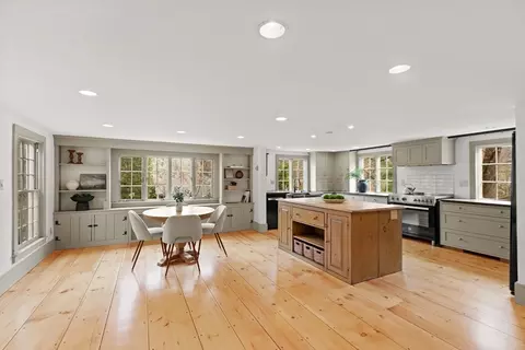 483 Franklin St, Reading, MA 01867 photo 5