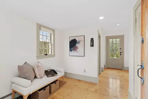 483 Franklin St, Reading, MA 01867 photo 2