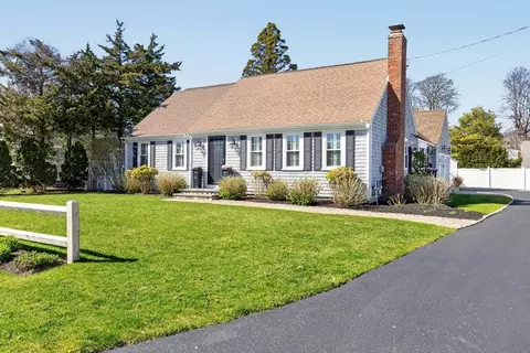 110 Mariners Ln, Falmouth, MA 02540