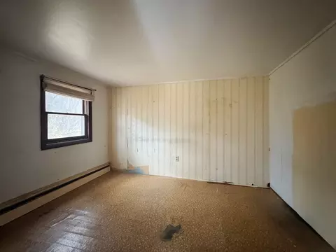 Bedroom - 445 Western Ave, Gloucester, MA 01930 photo 1 of 3