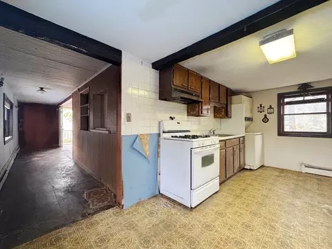 Entry Way - 445 Western Ave, Gloucester, MA 01930 photo 3 of 3