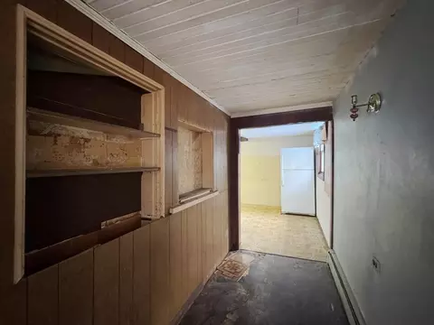 Entry Way - 445 Western Ave, Gloucester, MA 01930 photo 2 of 3