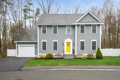 17 Mason Ln, Salisbury, MA 01952