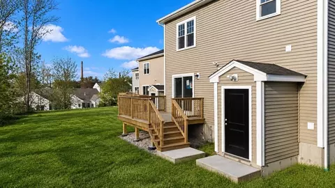 Exterior - 989 Bay St, Fall River, MA 02724 photo 4 of 6