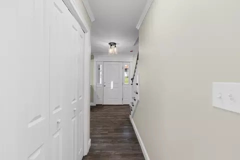 Entry Way - 989 Bay St, Fall River, MA 02724 photo 1 of 5