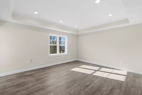 Living - 989 Bay St, Fall River, MA 02724 photo 6 of 7