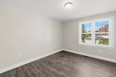 Bedroom - 989 Bay St, Fall River, MA 02724 photo 3 of 4