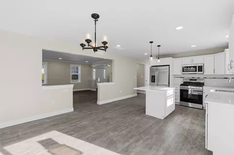 Kitchen - 989 Bay St, Fall River, MA 02724 photo 5 of 6