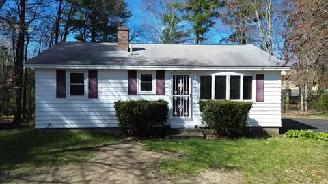 40 Norris Rd, Tyngsborough, MA 01879