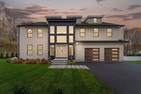 8 Noanett Rd, Needham, MA 02494