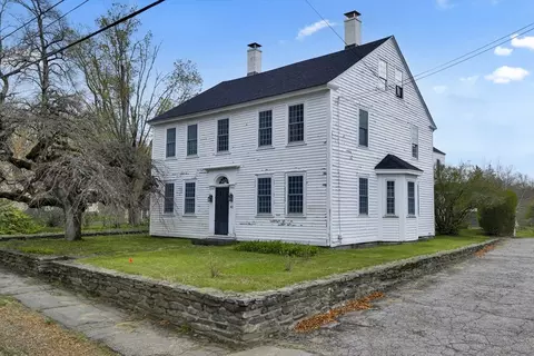 82 Petersham Rd, Hardwick, MA 01037