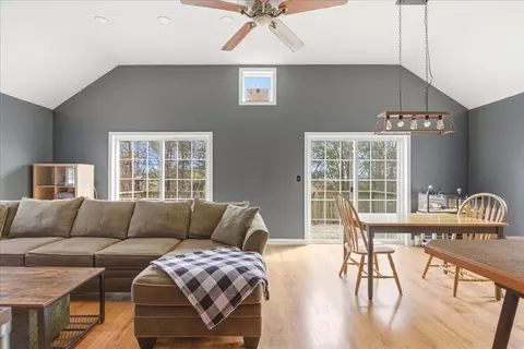 35 Freshmeadow Dr, Wareham, MA 02571 photo 4