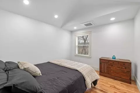 Bedroom - 6 Neptune Pl # R, Gloucester, MA 01930 photo 4 of 7