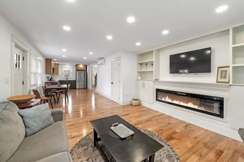 6 Neptune Pl # R, Gloucester, MA 01930