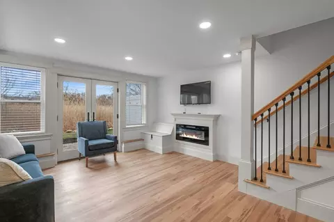 Living - 6 Neptune Pl # R, Gloucester, MA 01930 photo 4 of 4