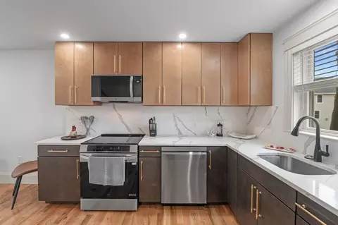 Kitchen - 6 Neptune Pl # R, Gloucester, MA 01930 photo 1 of 5