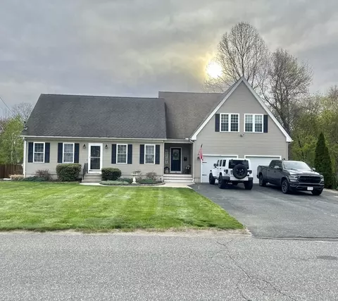 42 Mechanic St, Palmer, MA 01069
