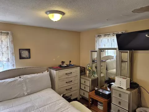 Bedroom - 58 Eureka, Springfield, MA 01104 photo 2 of 4
