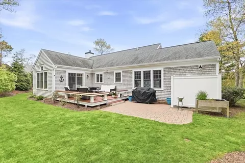 Exterior - 140 Pheasant Hill Cir, Cotuit, MA 02635 photo 5 of 8