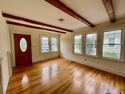 Living - 259 Massasoit Rd, Worcester, MA 01604 photo 3 of 6