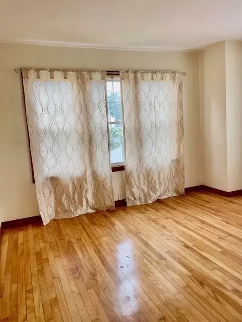 Living - 259 Massasoit Rd, Worcester, MA 01604 photo 5 of 6