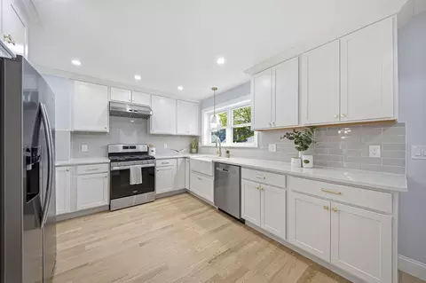 30 Arnold St #30, Quincy, MA 02169