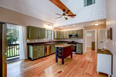14 Laurel Dr, Ashburnham, MA 01430 photo 2