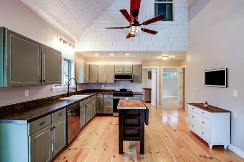 14 Laurel Dr, Ashburnham, MA 01430 photo 3