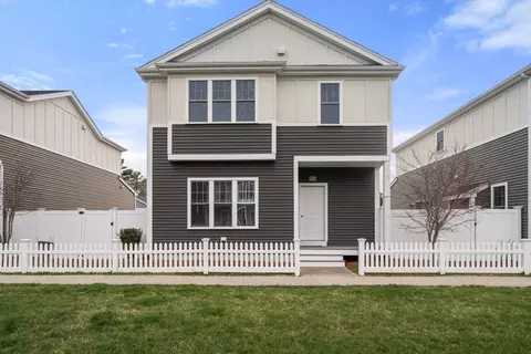15 Cleary Cir #15, Norfolk, MA 02056