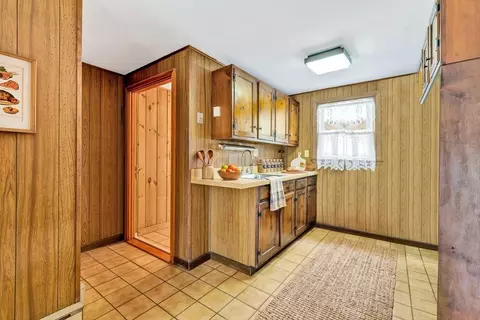 Kitchen - 10 Bartlett Rd, Wellfleet, MA 02667 photo 3 of 3