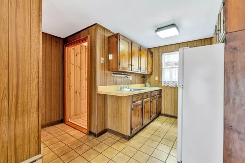 Kitchen - 10 Bartlett Rd, Wellfleet, MA 02667 photo 2 of 3