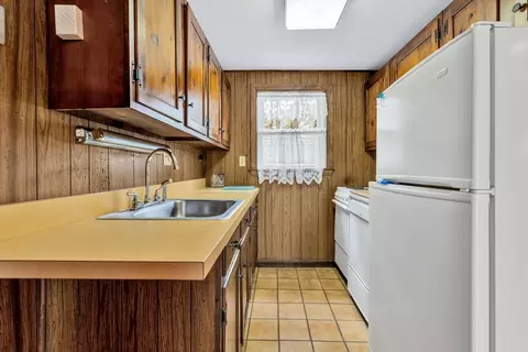 Kitchen - 10 Bartlett Rd, Wellfleet, MA 02667 photo 1 of 3