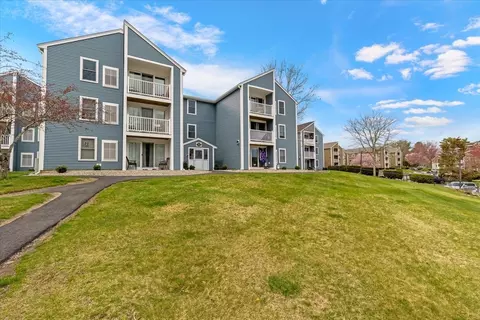 2 Marc Dr #2B7, Plymouth, MA 02360