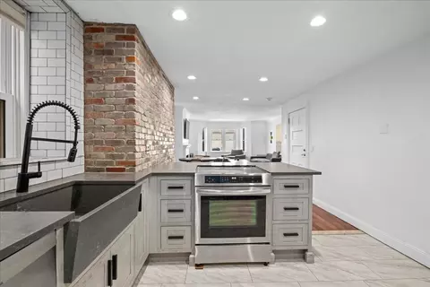 Kitchen - 40 Elm St #1, Worcester, MA 01609 photo 5 of 6
